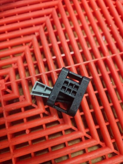 (35) HellermanTyton 151-01567 Panel Mount Wedge Clip Zip Tie Base - New - Image 9