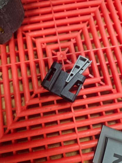 (35) HellermanTyton 151-01567 Panel Mount Wedge Clip Zip Tie Base - New - Image 10