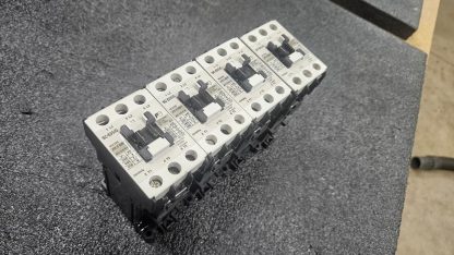 4 Fuji Electric SC-E05/G Electromechanical Relay Contactor 32A / 24V DC Coil - Used - Image 3