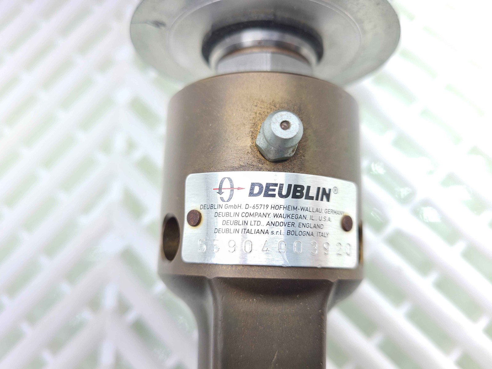 52-132692C Spindle w/ Deublin 55-904003-920 Rotating Union & 2 Gears - Used - Image 4