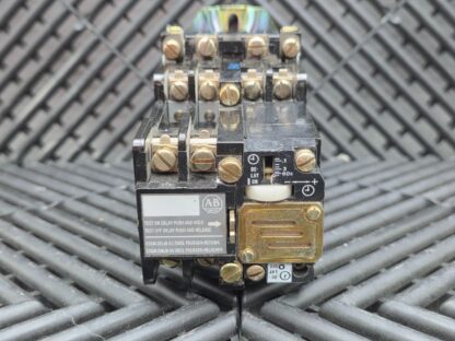 Allen Bradley 700-NT400A1 Industrial Control Relay Unit w/ 700-NT Attachment - Used - Image 4