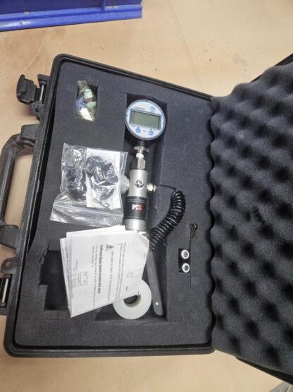 Ametek T-975 Pneumatic Hand Pump -27" Hg to 575 PSI Pelican 1470 Case - Used - Image 4