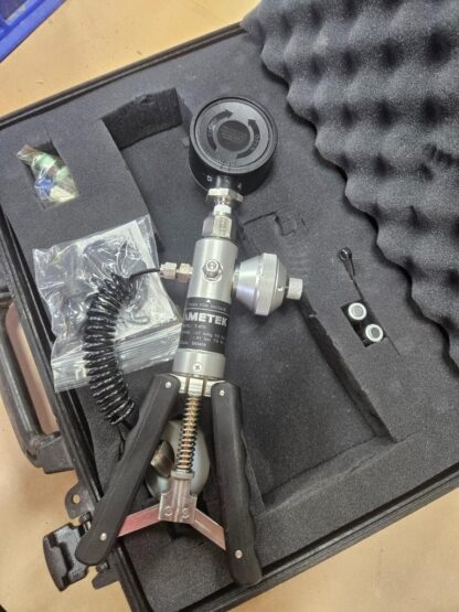 Ametek T-975 Pneumatic Hand Pump -27" Hg to 575 PSI Pelican 1470 Case - Used - Image 8