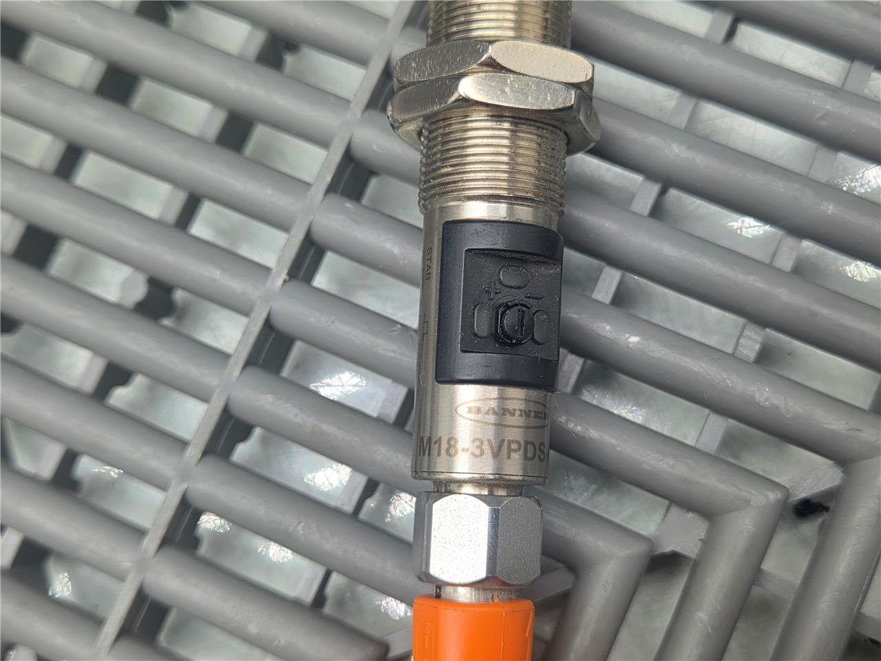 Banner M18-3VPDS-Q8 Photoelectric Sensor, Diffuse Reflective, 300mm, PNP, M18-3 - New other (see details) - Image 15