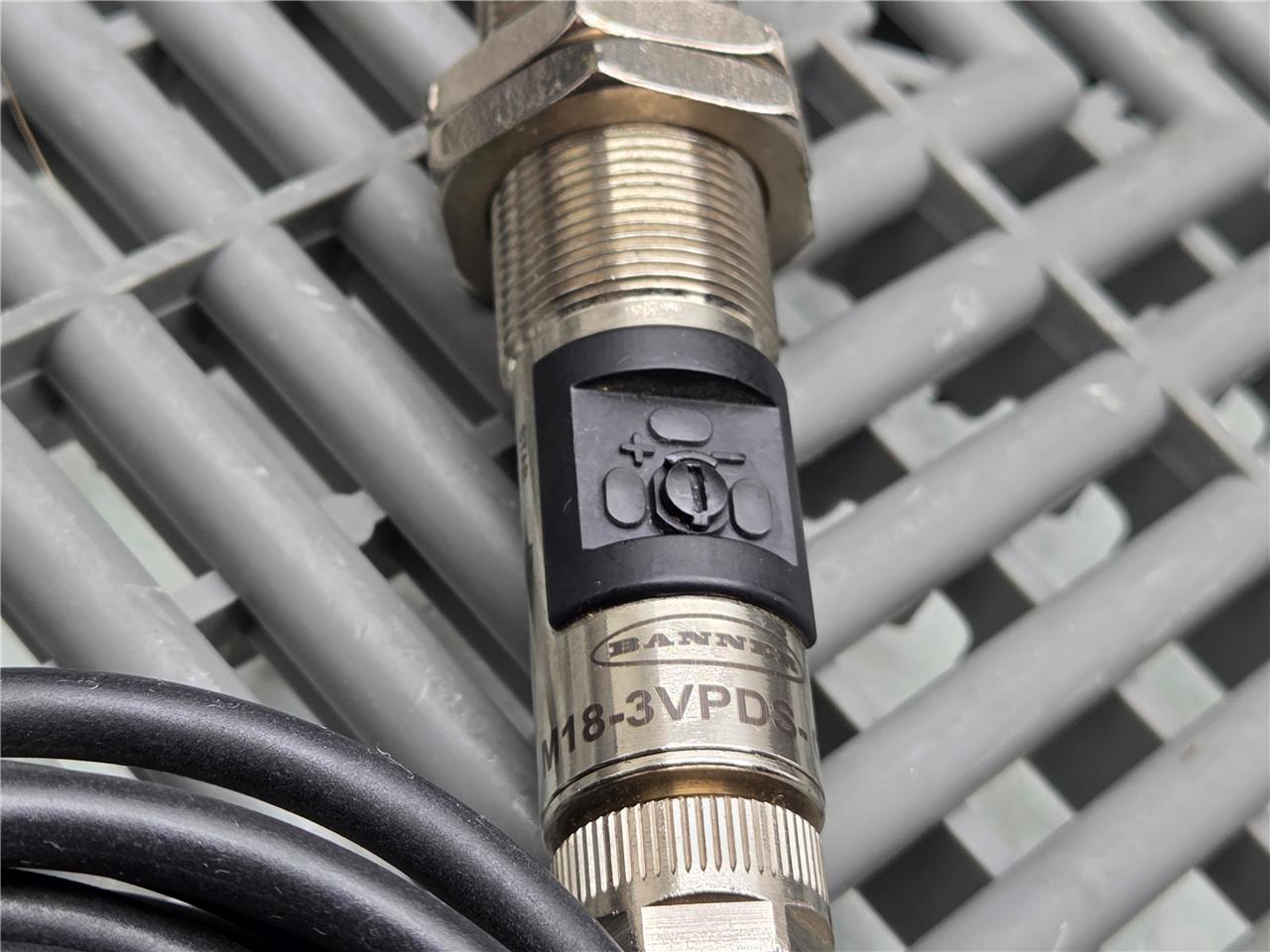 Banner M18-3VPDS-Q8 Photoelectric Sensor, Diffuse Reflective, 300mm, PNP, M18-3 - New other (see details) - Image 20