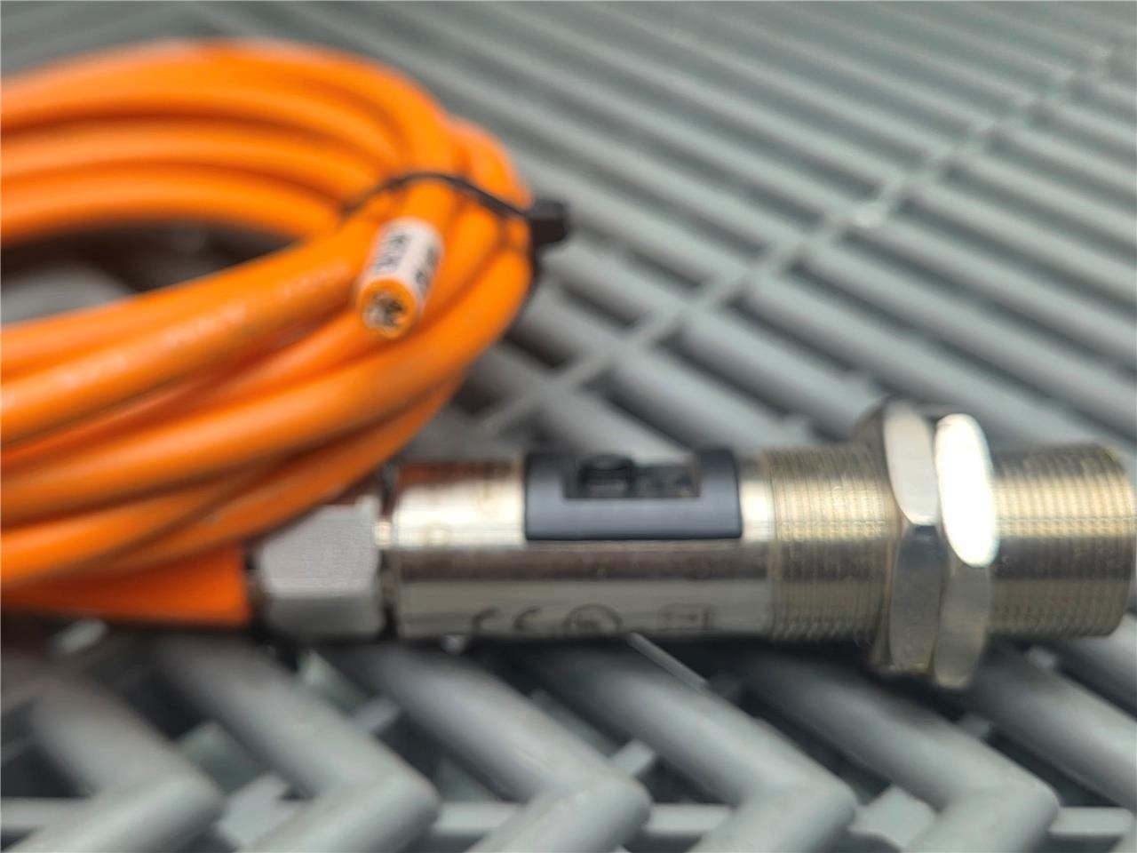 Banner M18-3VPDS-Q8 Photoelectric Sensor, Diffuse Reflective, 300mm, PNP, M18-3 - New other (see details) - Image 4