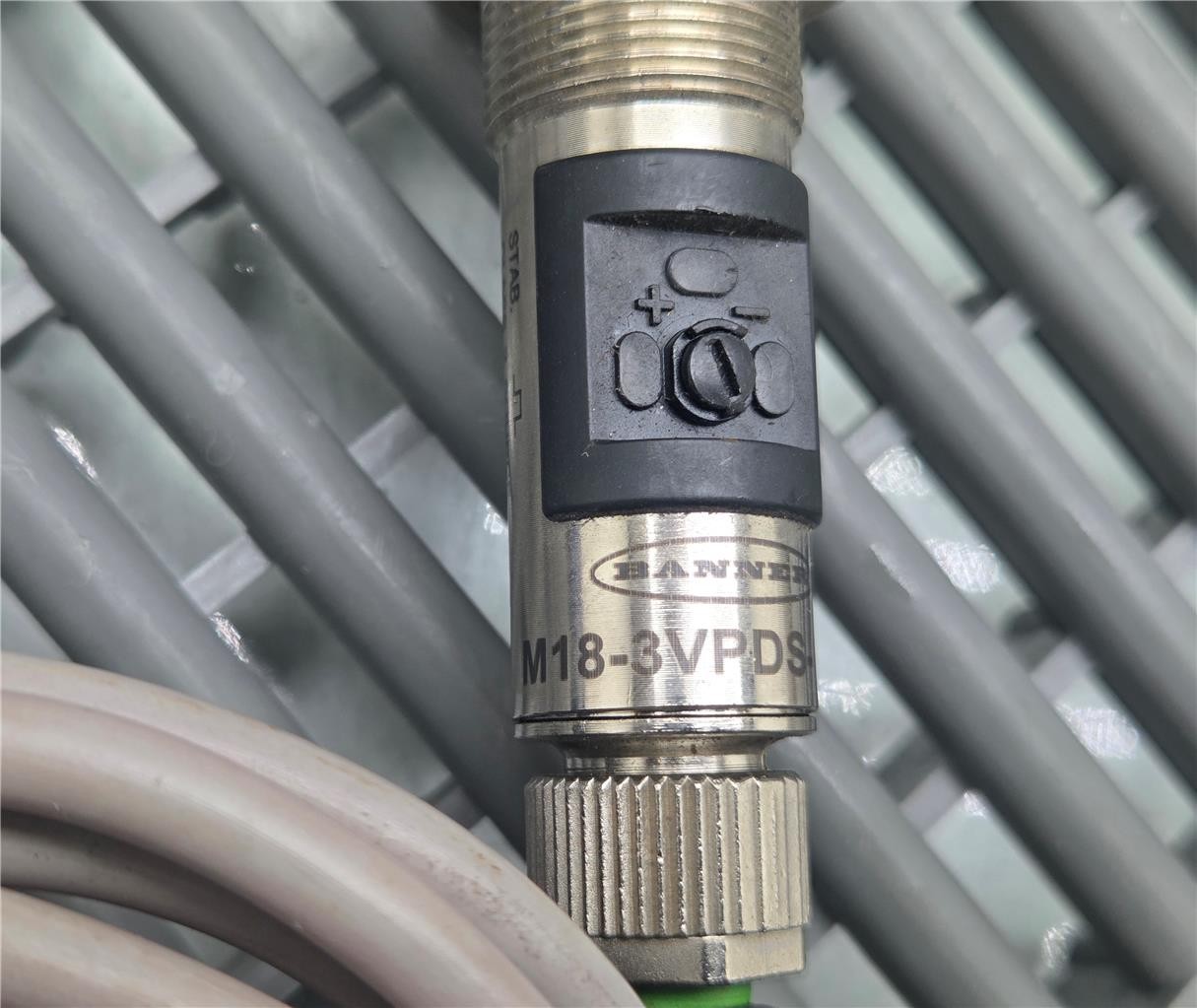 Banner M18-3VPDS-Q8 Photoelectric Sensor, Diffuse Reflective, 300mm, PNP, M18-3 - New other (see details) - Image 8