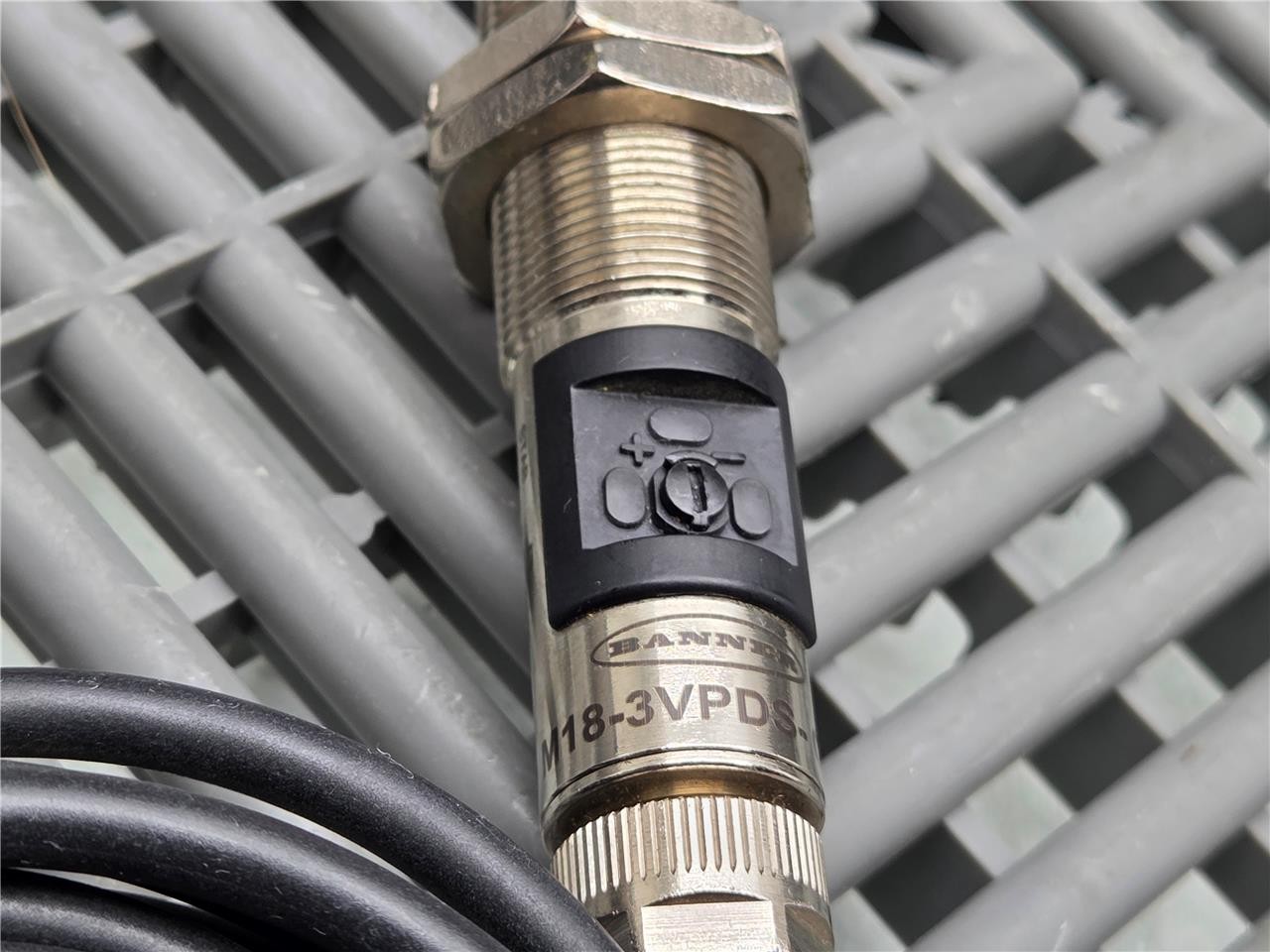 Banner M18-3VPDS-Q8 Photoelectric Sensor, Diffuse Reflective, 300mm, PNP, M18-3 - New other (see details) - Image 10