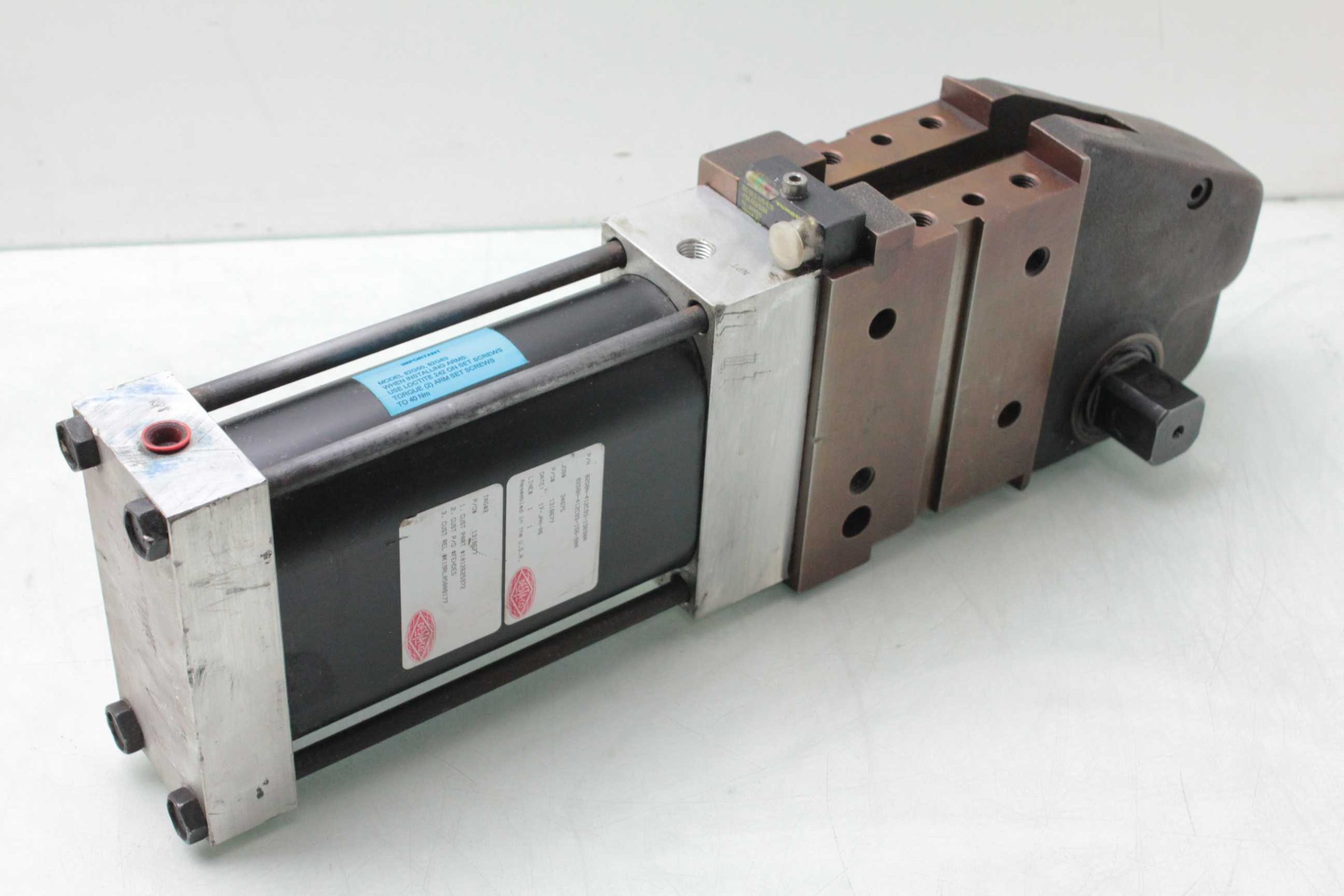 Destaco 82G8N-412C93-1560A Pneumatic Hold Down Clamp Single Arm 90 Degrees 1/4" - Used - Image 11