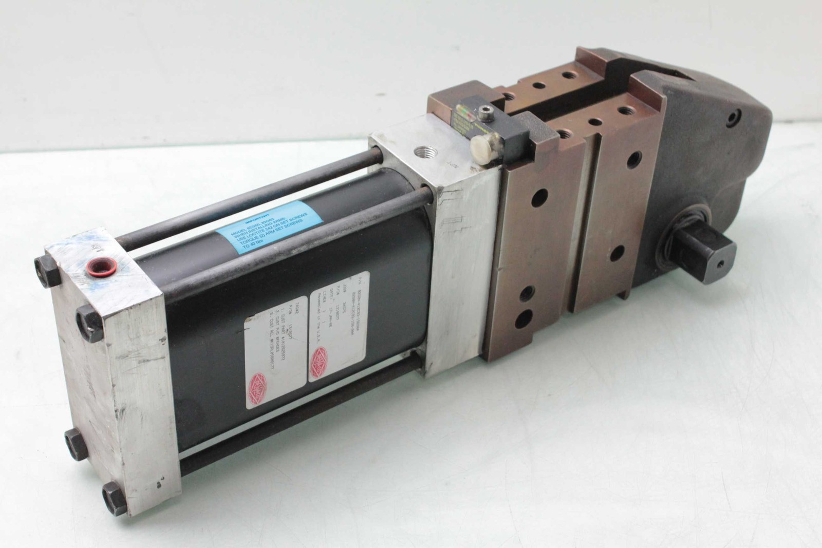 Destaco 82G8N-412C93-1560A Pneumatic Hold Down Clamp Single Arm 90 Degrees 1/4" - Used - Image 3