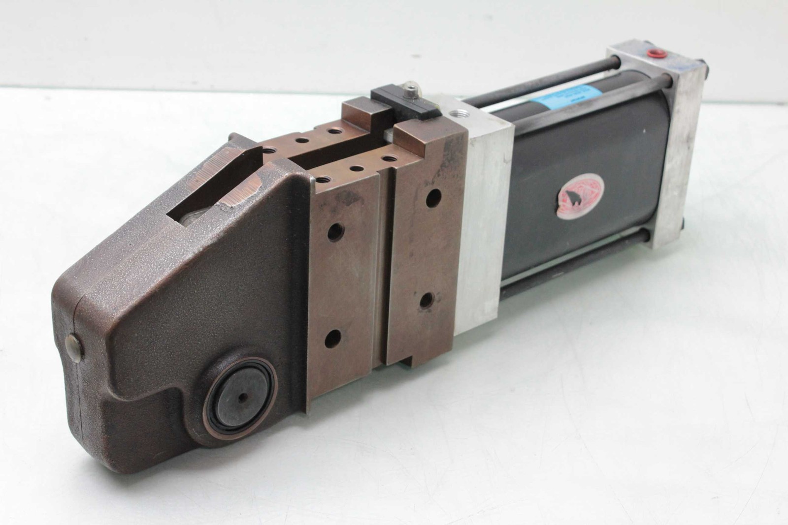 Destaco 82G8N-412C93-1560A Pneumatic Hold Down Clamp Single Arm 90 Degrees 1/4" - Used