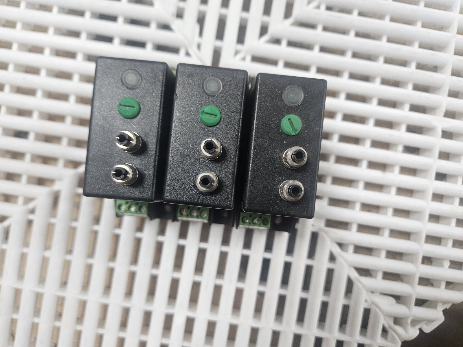 Dinel AF 400 A Fiber Optic Photoelectric Amplifier 110/220V Relay (Lot of 3) - Used - Image 4