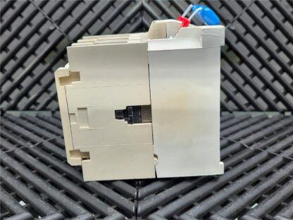 Eaton Cutler-Hammer CE15HN3 Motor Starter 600V AC, 44A, 40HP 120VAC Coil - Used - Image 4
