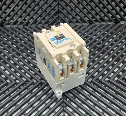 Eaton Cutler-Hammer CE15HN3 Motor Starter 600V AC, 44A, 40HP 120VAC Coil - Used - Image 9