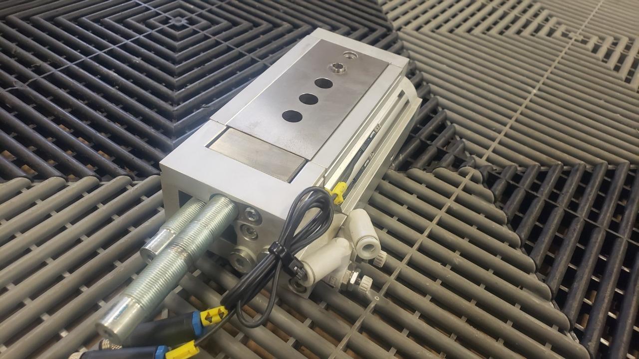 Festo DGSL-20-40-Y3A Mini Slide Pneumatic 20mm Bore x 40mm Stroke 544024 - Used - Image 9