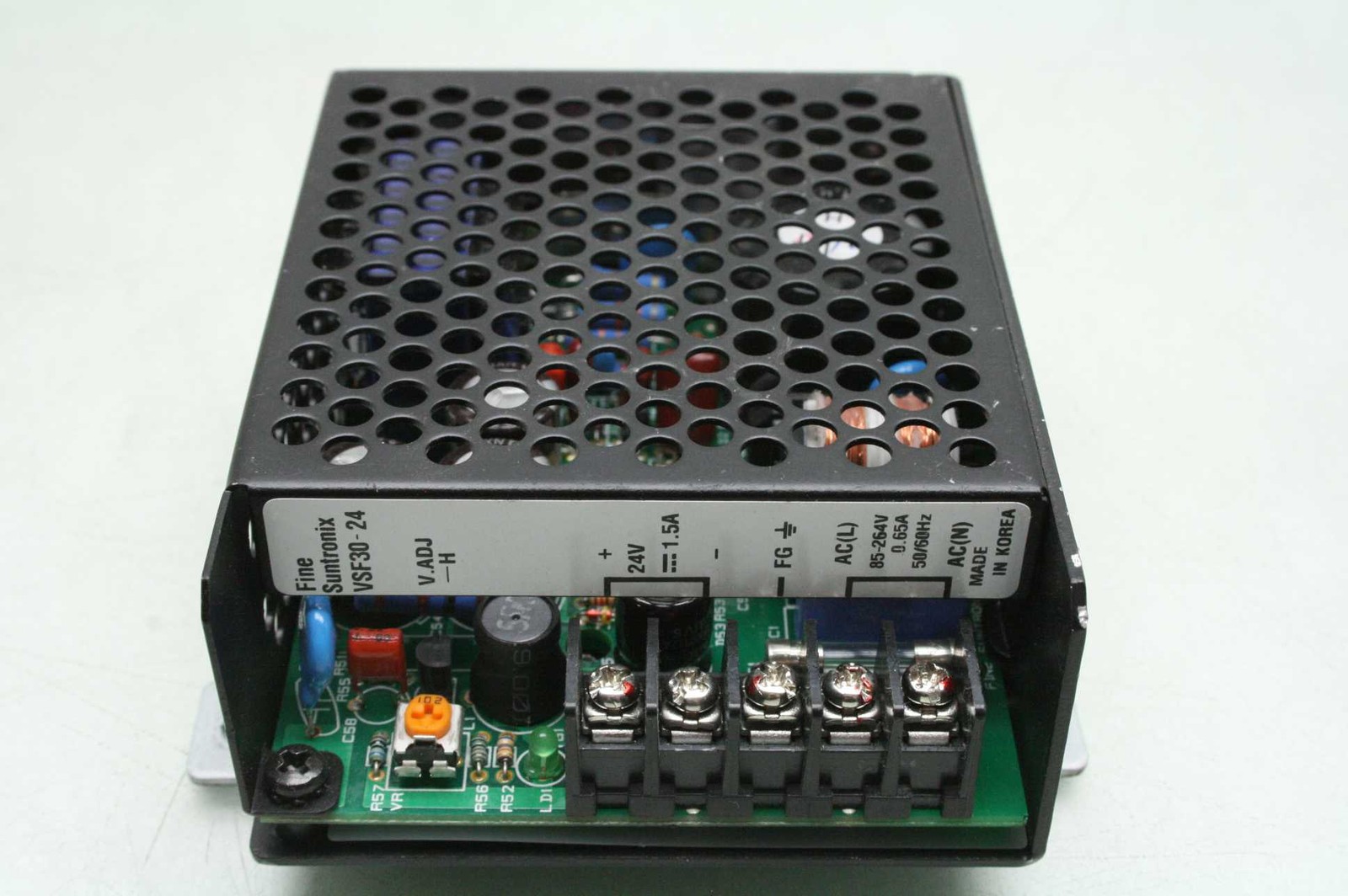 Fine Suntronix VSF30-24 Power Supply, Output 24V - 1.5A - Used