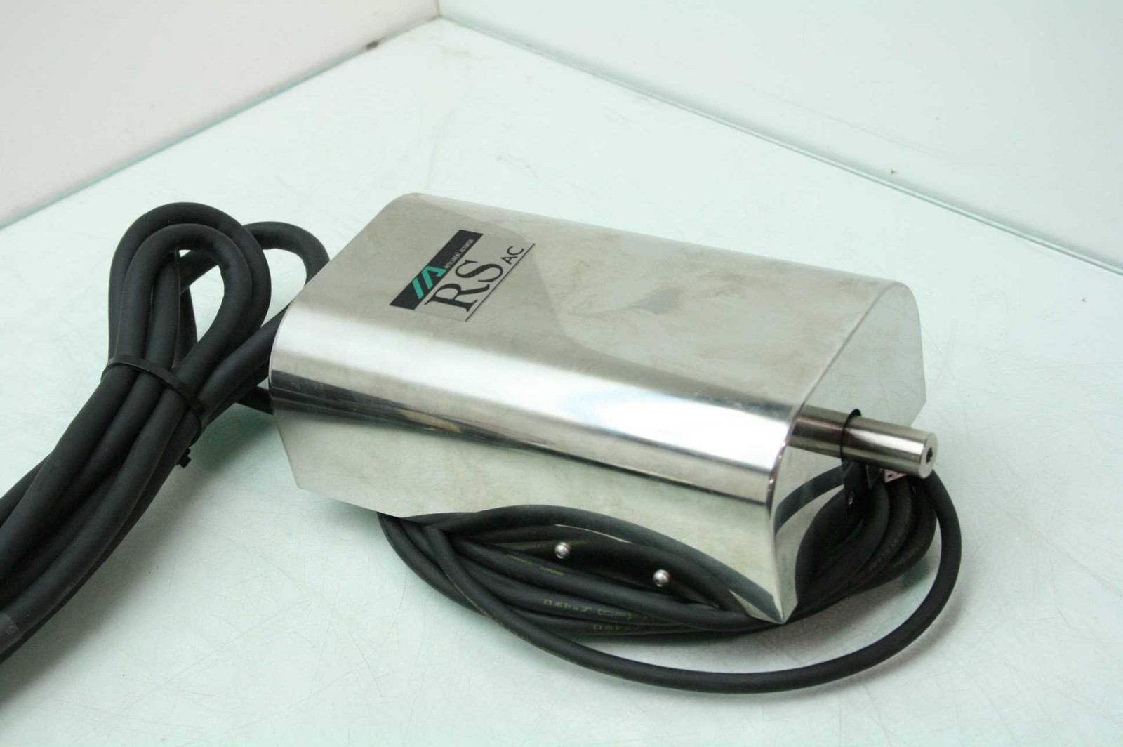 IAI 12RS-30-360-100-ISAC Rotary Servo Driven Actuator 360 Degree 100W - Used - Image 4
