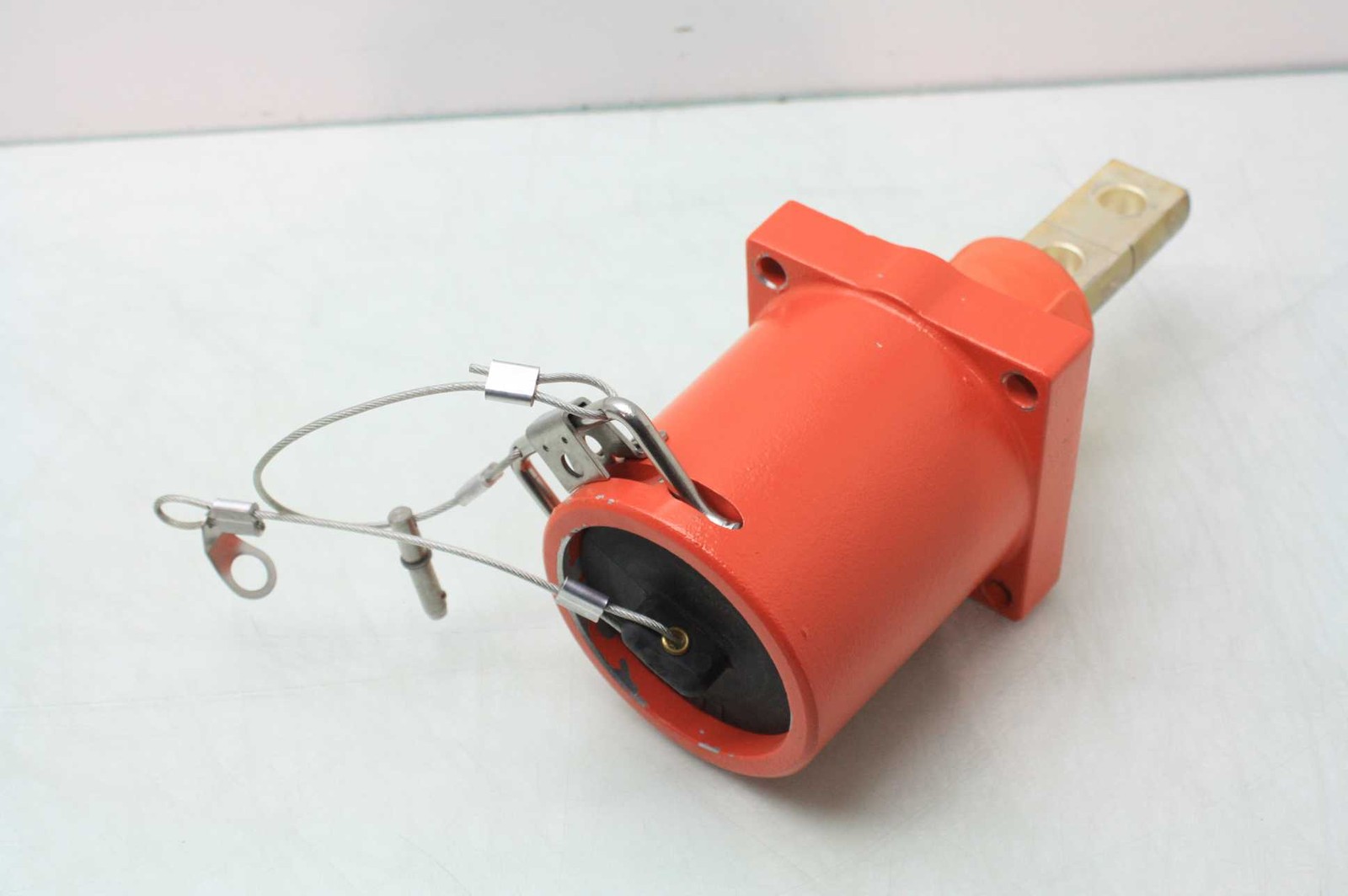 Leviton 49FR2-XO Rhino-Hide 49 Series High Current Receptacle Power Connector - Used - Image 3