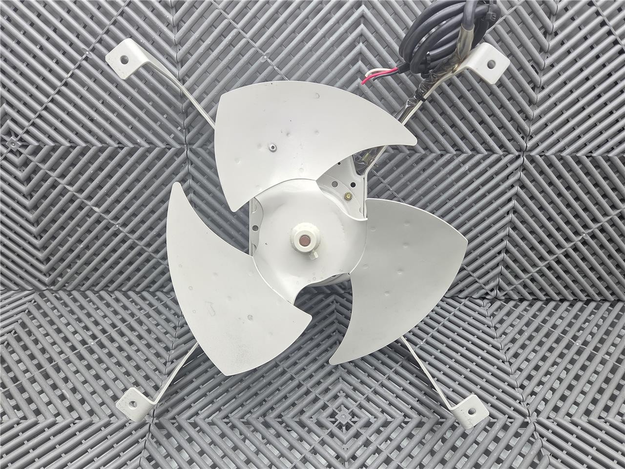 Mitsubishi Ventilating Fan EF-30BTB04, 200V, 988-1165cfm - Used - Image 6