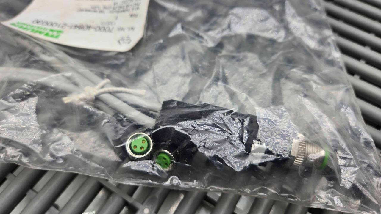 Murrelektronik 7000-40841-2100030 Y-Distributor M12 Male 2x M8 Female 90 Degree - New - Image 9