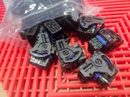 New Molex 64319-3211 CMC 32 Circuit Receptacle Right Wire Output Black Coding - New - Image 13