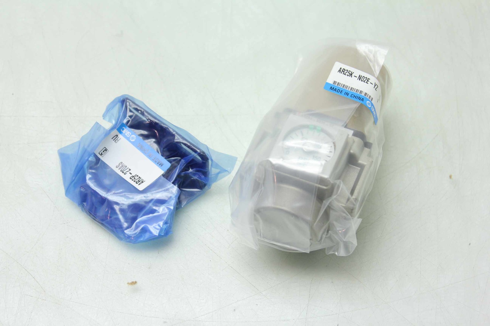 New SMC AR25K-N02BE-YZ Modular Pressure Regulator 1/4" NPT / 7 to 123 PSI Range - New - Image 3