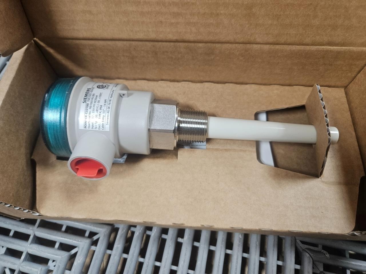 New Siemens 7ML5501-0AA30 Level Transmitter CLS100 SS Process Connection - New - Image 3