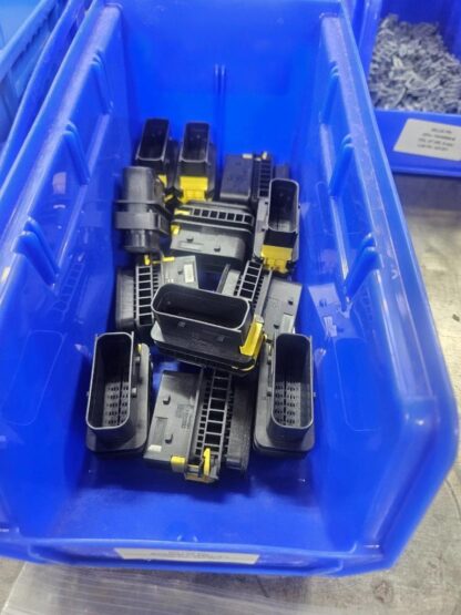 New TE Connectivity AMP 1-1564412-1 Connectors 18 Position - New - Image 10