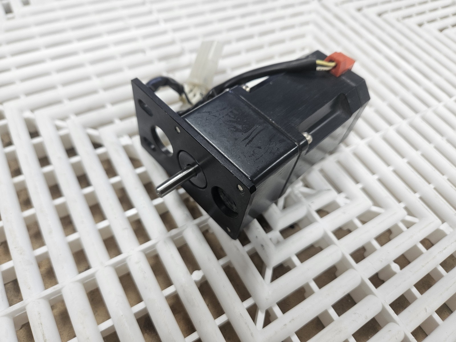 Oriental Motor 0RK1GN-C 1W 200V Reversible AC Motor 0GN9K 9:1 Gearhead - Used - Image 5