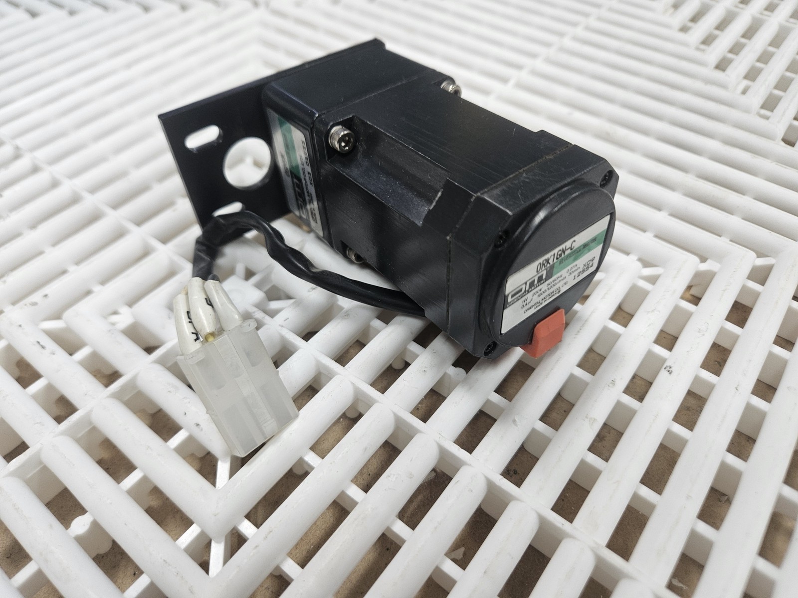 Oriental Motor 0RK1GN-C 1W 200V Reversible AC Motor 0GN9K 9:1 Gearhead - Used