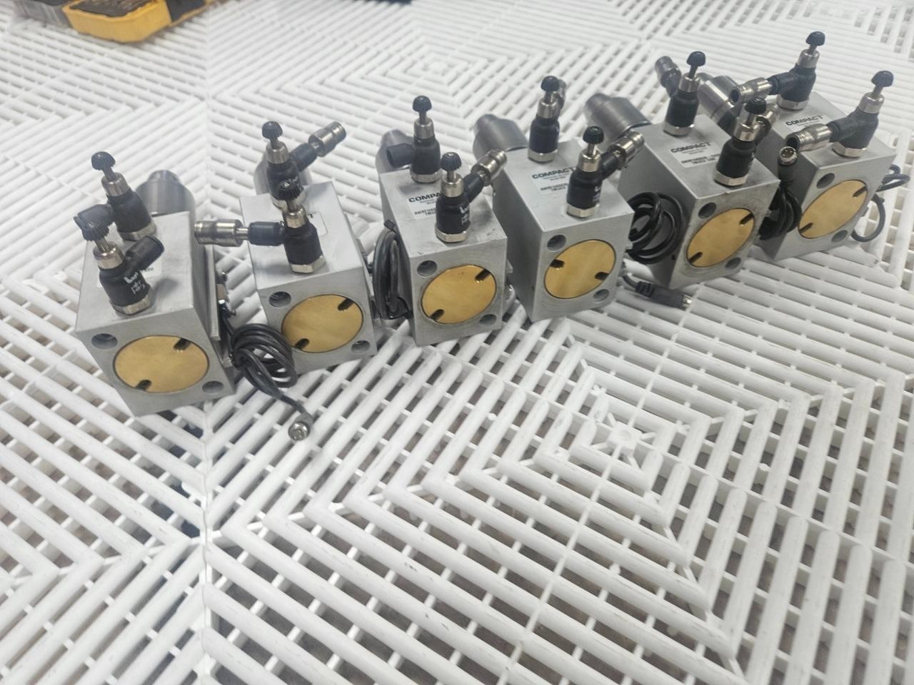 (Qty 6) Compact Air AWSFH40X30-EX20 Air Cylinder 40mm Bore x 30mm Stroke - Used - Image 9