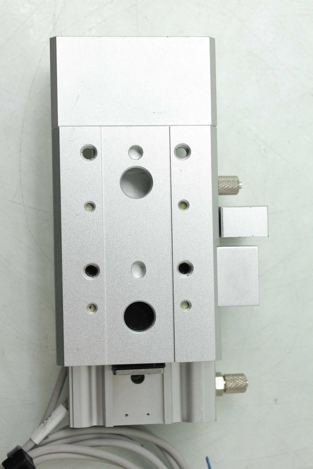SMC 13-MXS12-20AS Pneumatic Guided Air Slide Table 12mm Bore x 20mm Stroke - Used - Image 4
