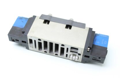 SMC VSS-8-FG-D-3EZ-V1 Solenoid Valve / 24V Coil / 142 PSI  - Used - Image 22