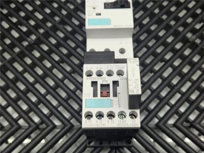 Siemens 3RV1011-1FA10 Circuit Breaker Motor Protector / 3RT1015-1AK61 Contactor - Used - Image 12