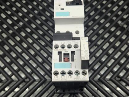 Siemens 3RV1011-1FA10 Circuit Breaker Motor Protector / 3RT1015-1AK61 Contactor - Used - Image 3