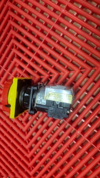Square D 9003 Type K2 Rotary Disconnect Switch 20A / 660V with KCD1Y Handle - Used - Image 6