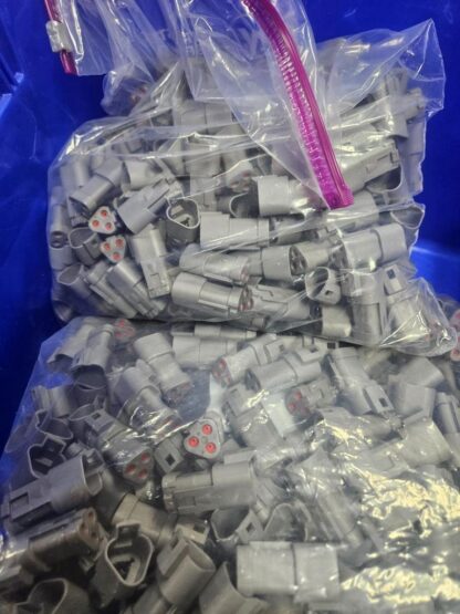 (100) New TE Connectivity Deutsch DT04-3P-CE01 Connector 3 Position, End Cap - New - Image 6