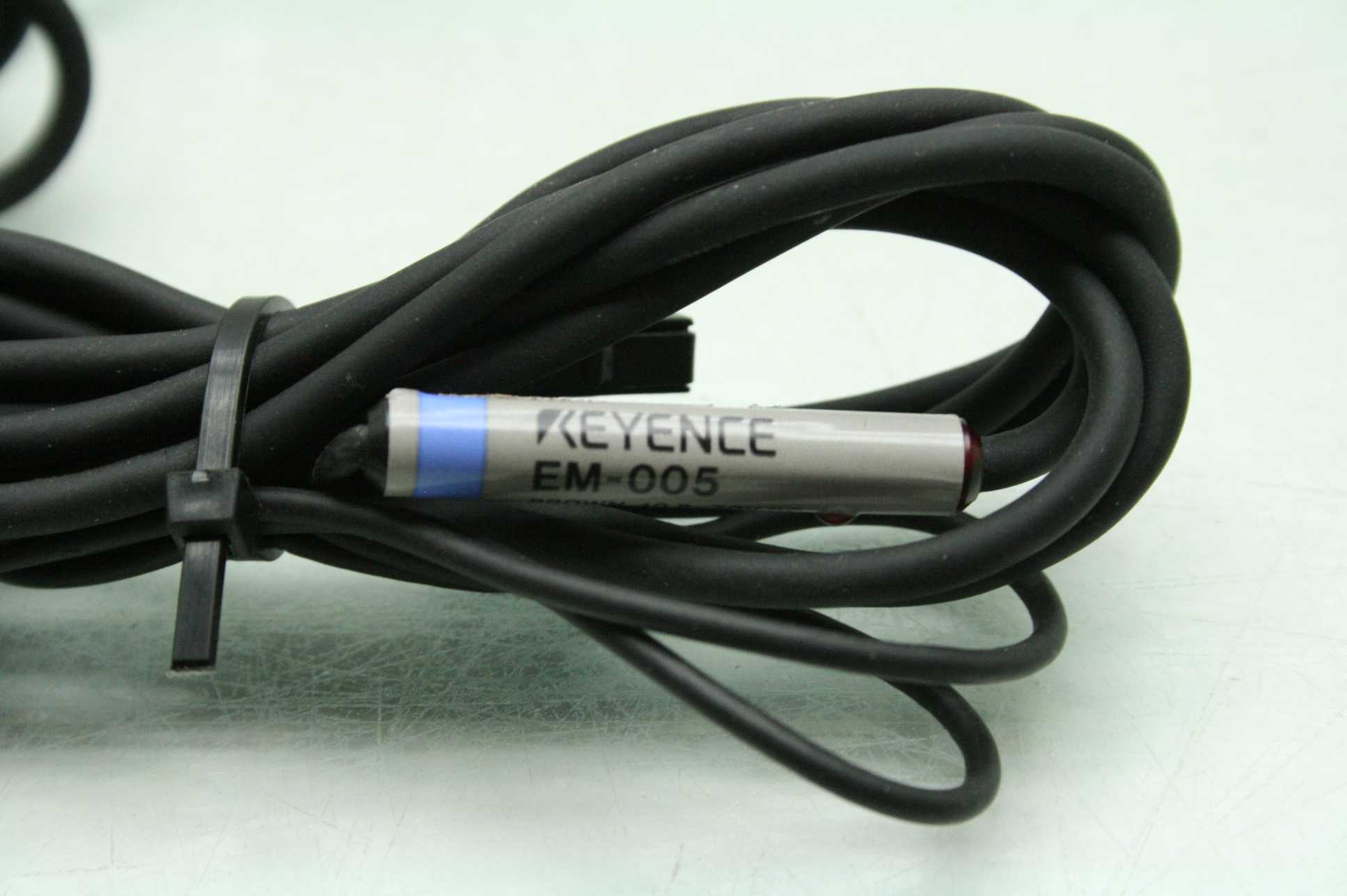 2 Keyence EM-005 Proximity Sensors M5 Thread 10-30V DC 1mm Range - Used - Image 12