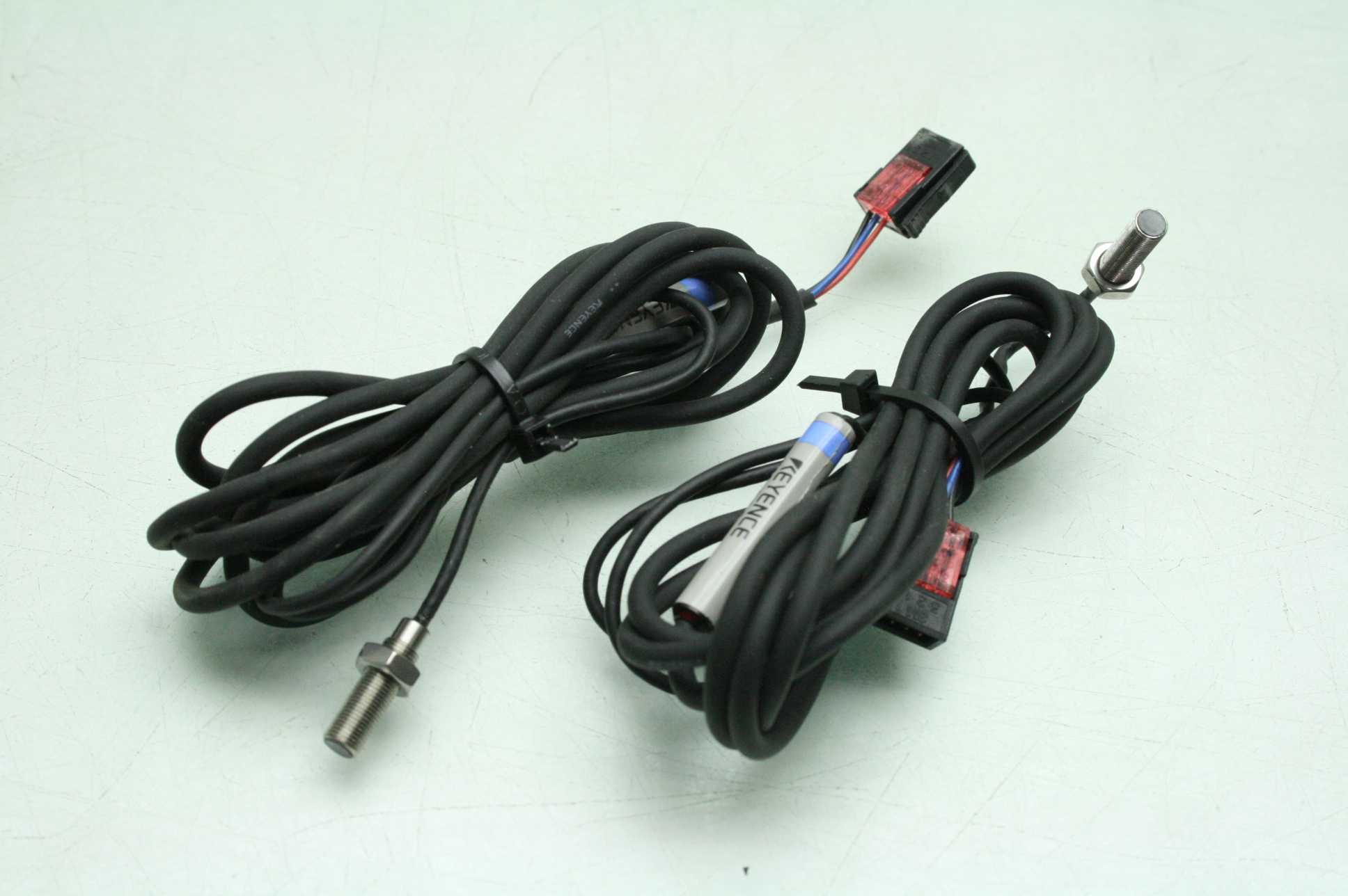 2 Keyence EM-005 Proximity Sensors M5 Thread 10-30V DC 1mm Range - Used - Image 9