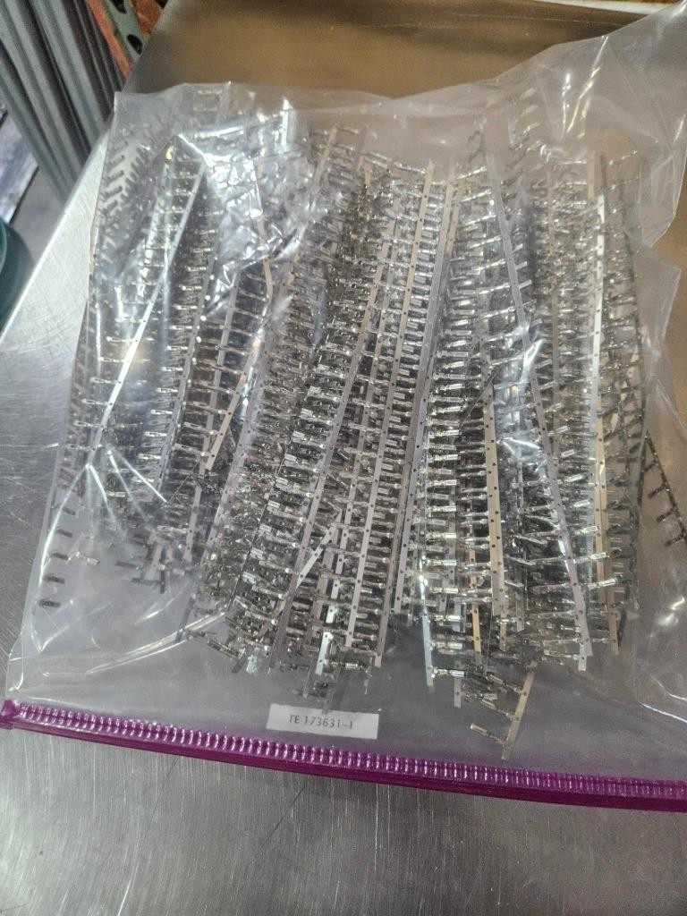 (20) New TE Connectivity CT 173631-1 Multi-Lock Female Contacts 16-20 AWG - New - Image 5