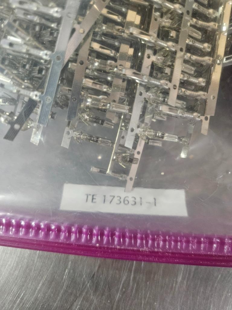 (20) New TE Connectivity CT 173631-1 Multi-Lock Female Contacts 16-20 AWG - New - Image 6