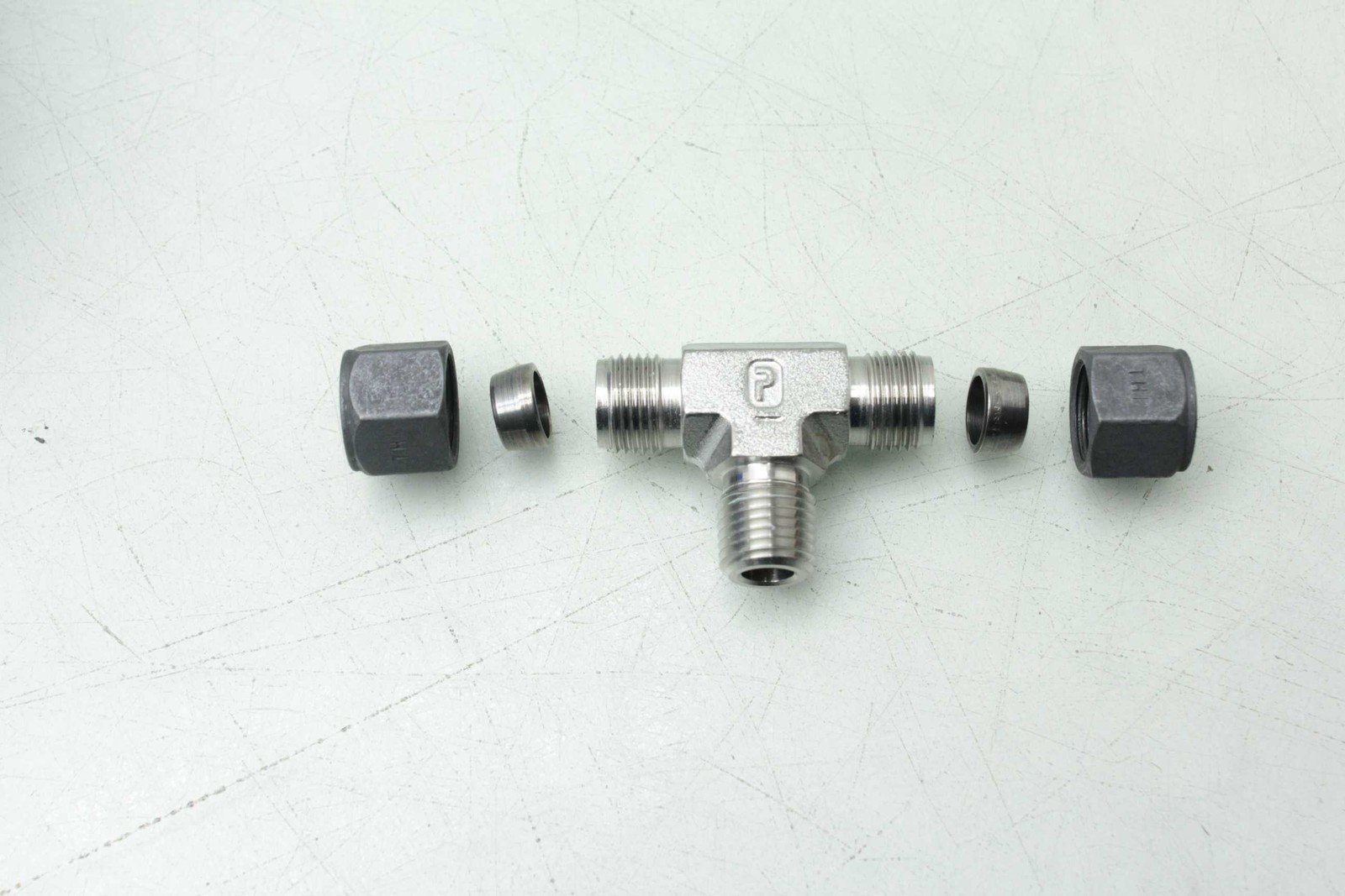 (3) New Parker 6-4 SBZ-SS CPI Branch Tee 1/4" MNPT x 3/8" Tube - New - Image 3