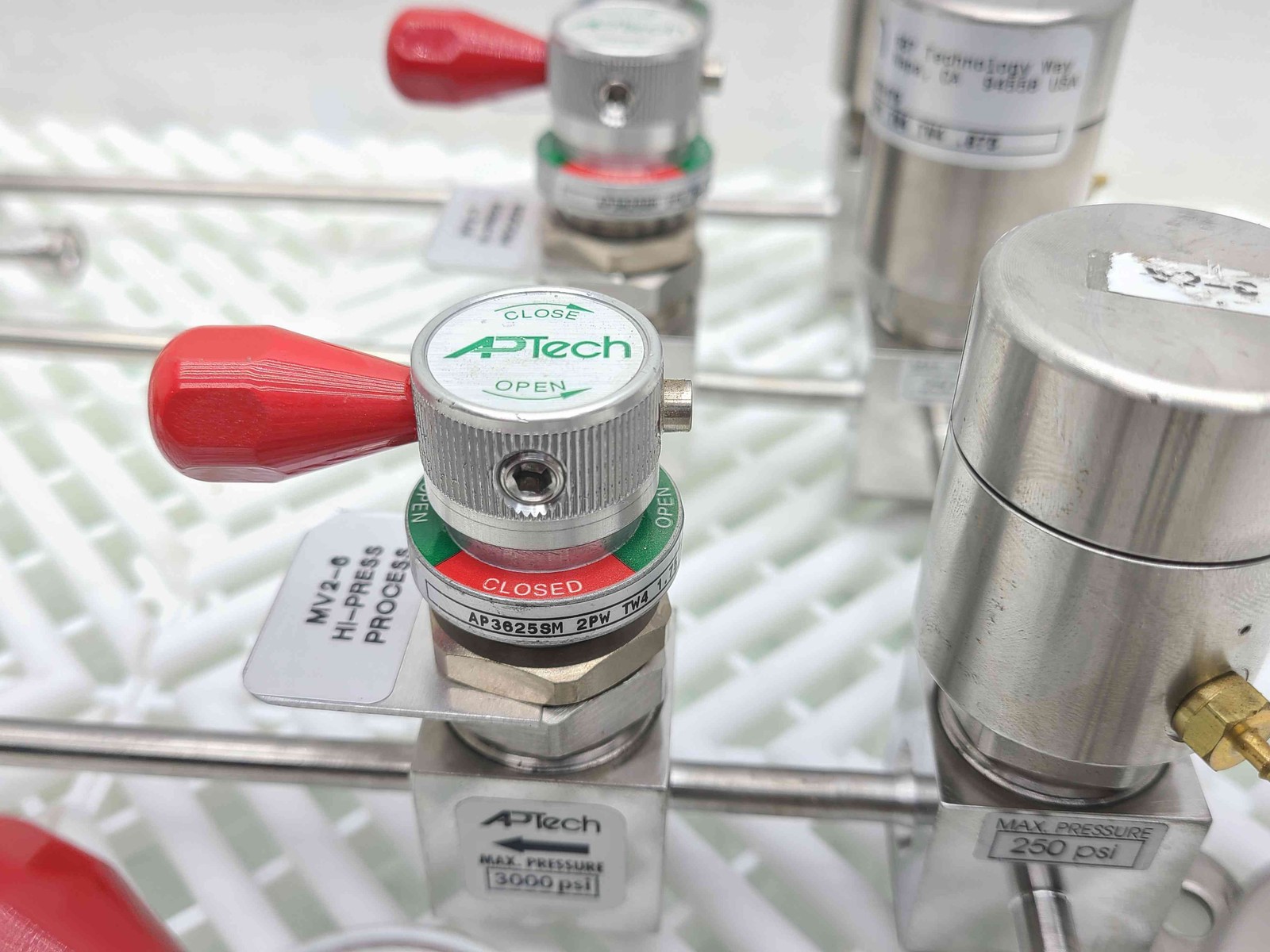 (4) APTech AP35505M-3PWD-TW4-.875 Diaphragm Valves AP3625SM-2PW-TW4 - Used - Image 5