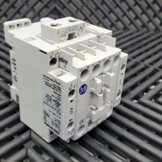 Allen-Bradley 700-CF400 Ser A Control Relay 700-CFZ0620D w/ 100-S Aux Contacts - Used