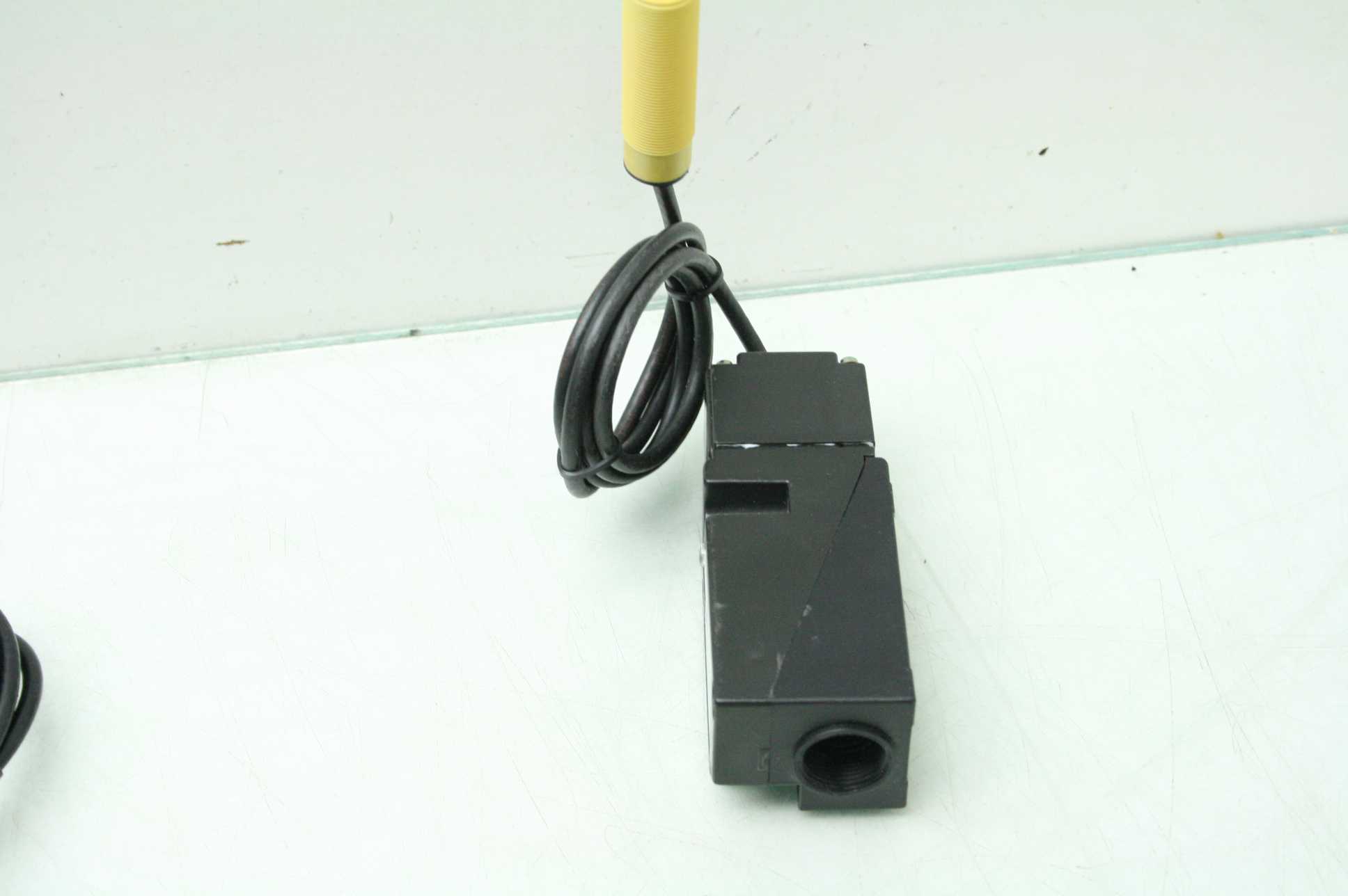 EMS HMS827-03 K012 Passive Reader / Writer w/ M18 Tubular Remote Antenna - Used - Image 13