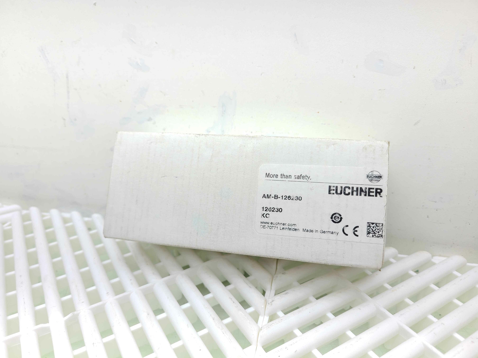 Euchner AM-B-126230 Mounting Bracket - New other (see details)
