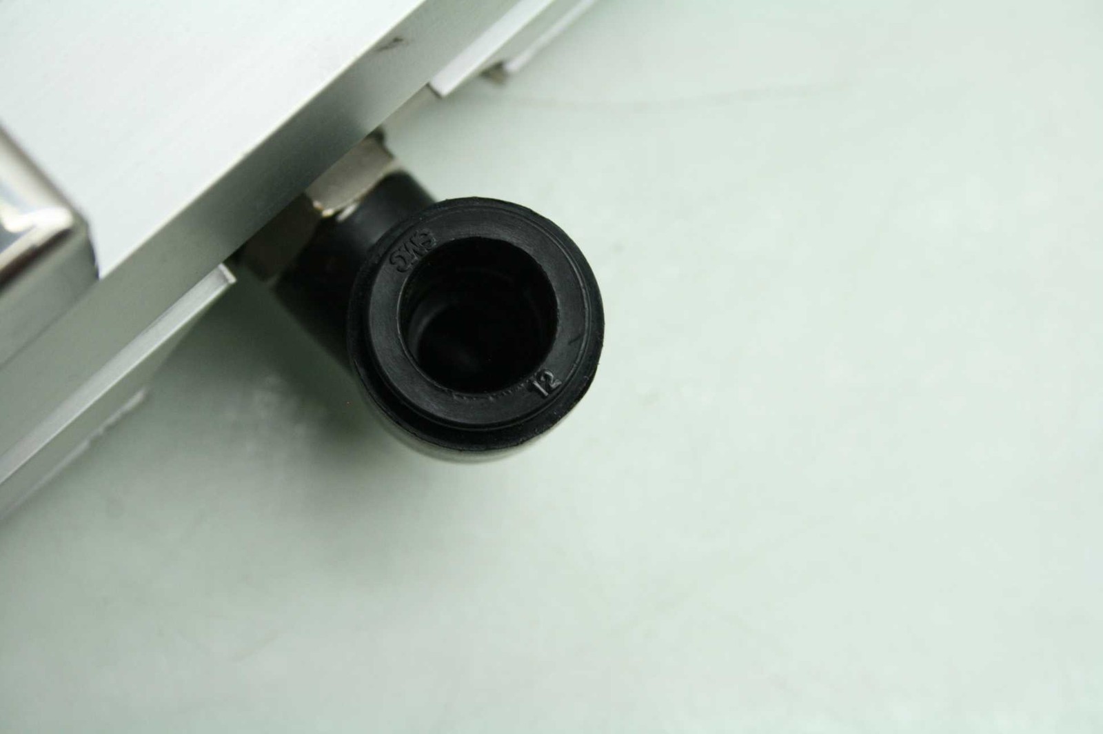 IAI Intelligent Actuator ISD-S-16-60-200-CR Ball Screw Actuator 200mm Travel 60W - Used - Image 5