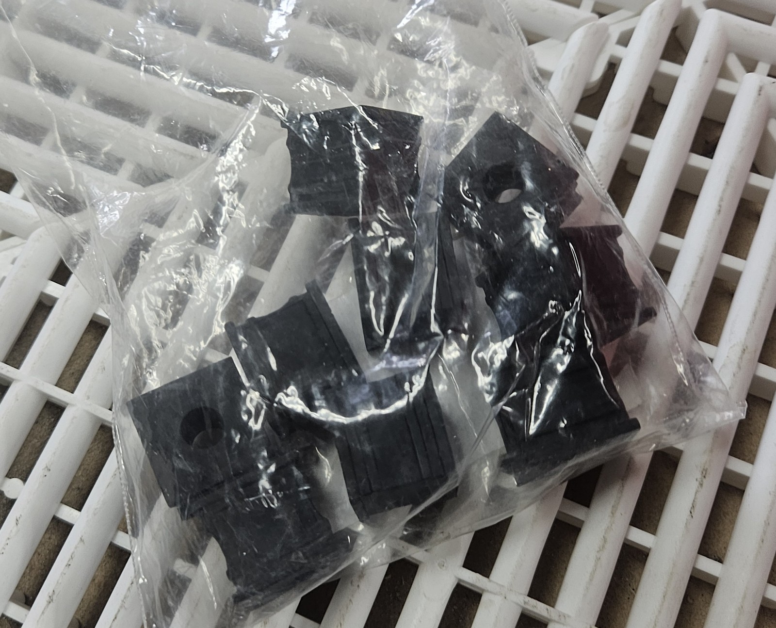 Icotek 41308 KT 8 8-9mm Cable Entry Grommet Square Snap-In (Lot of 10) - New - Image 6