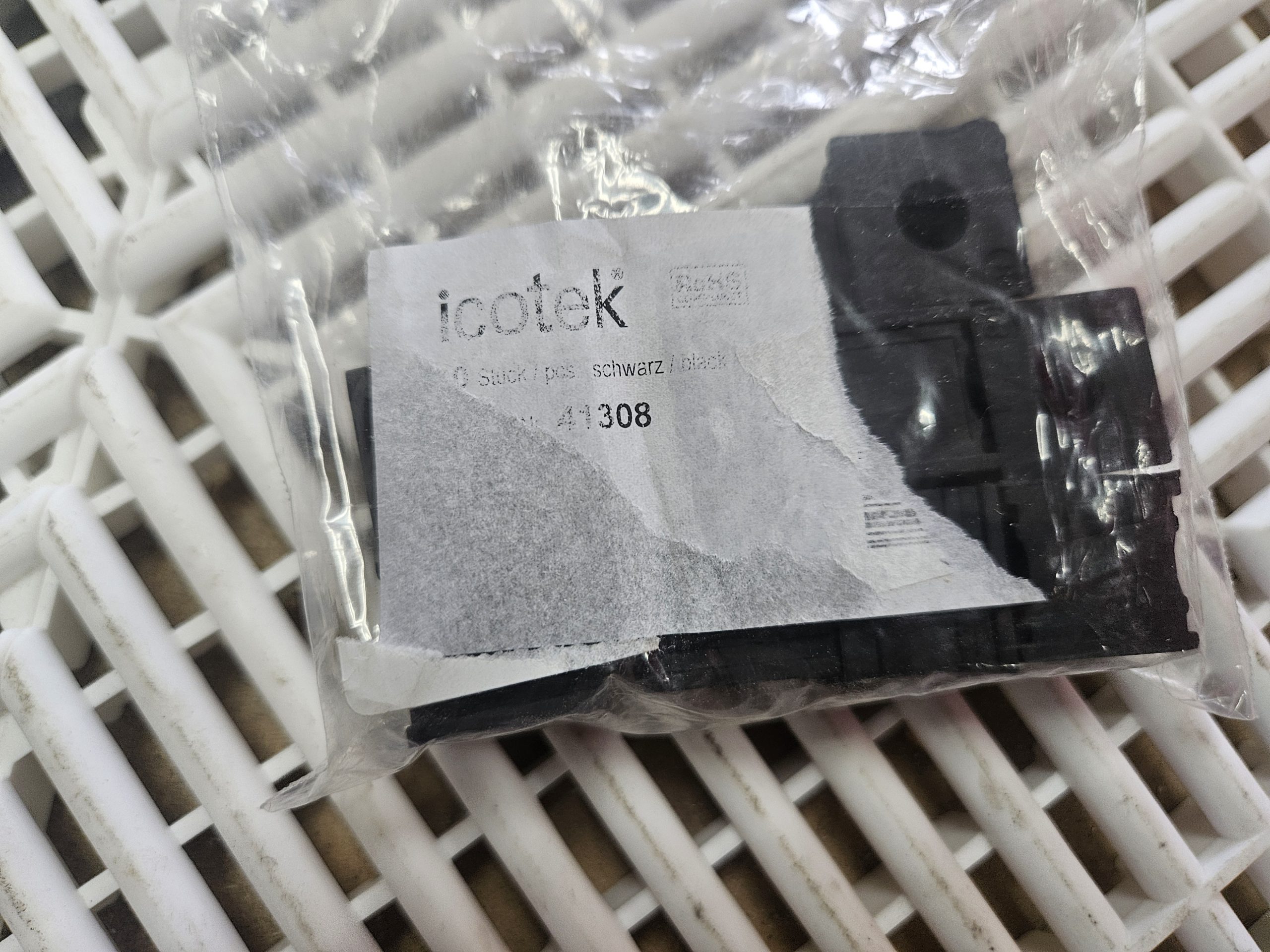 Icotek 41308 KT 8 8-9mm Cable Entry Grommet Square Snap-In (Lot of 10) - New - Image 9