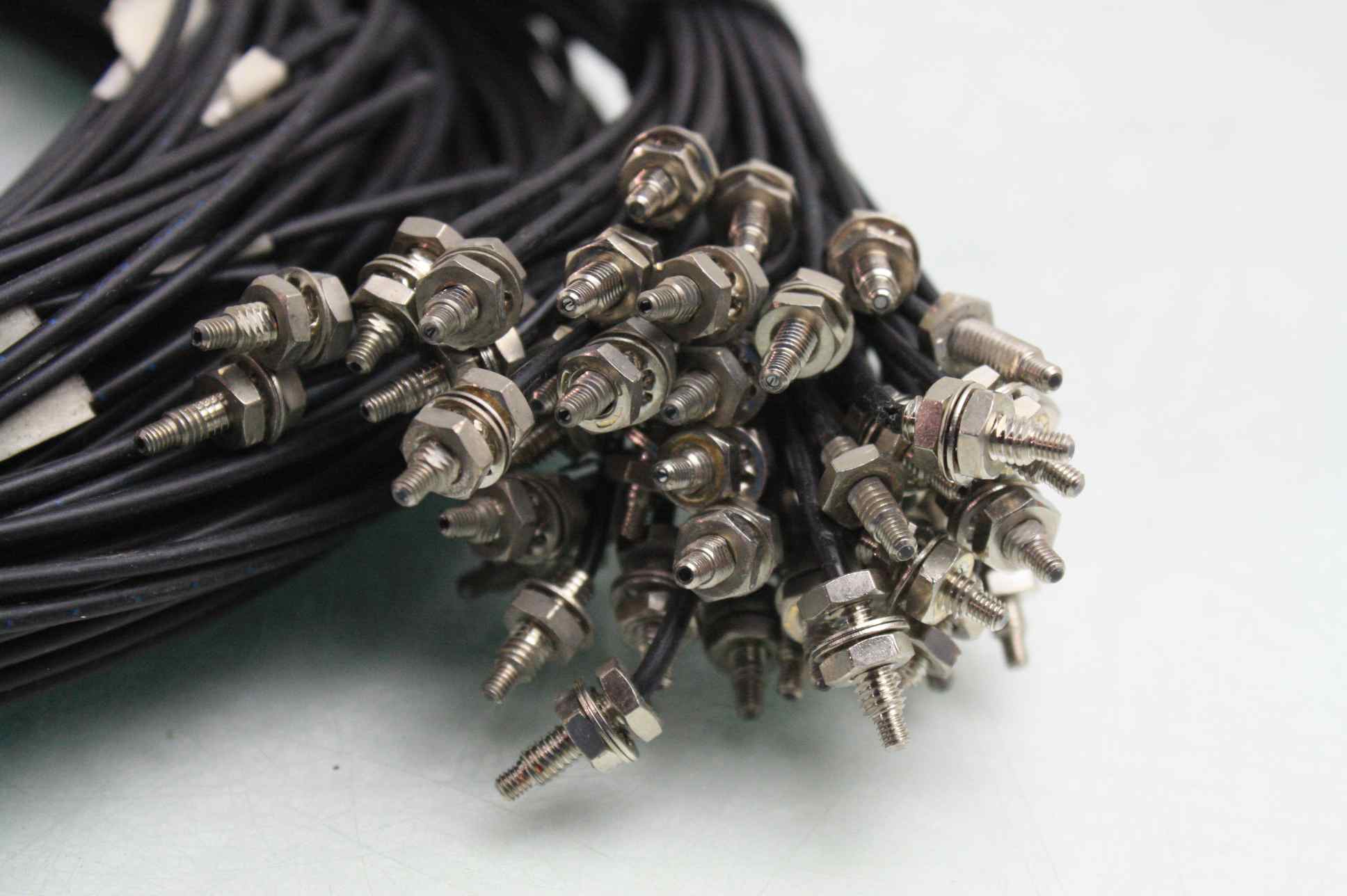 Lot of 45 Assorted Omron E32-TC200 Channel Fiber Optic Sensor Cables - Used - Image 9